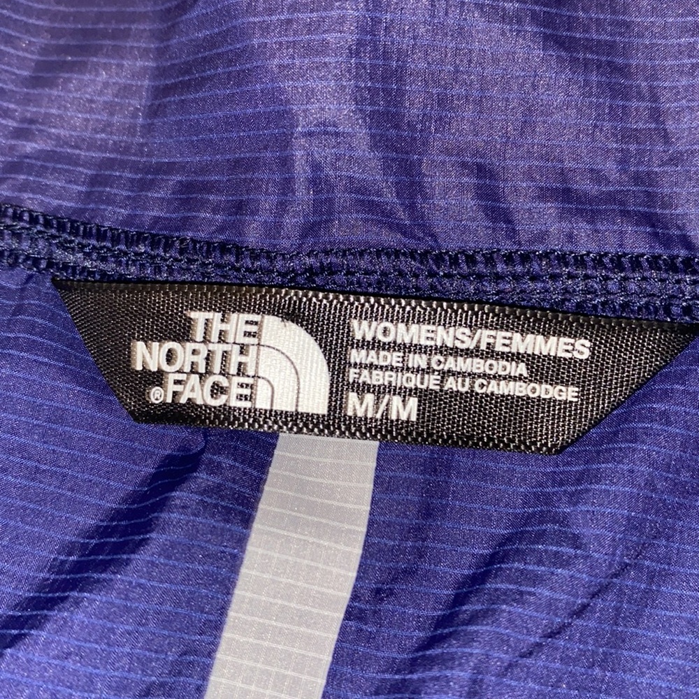 The North Face Windbreaker - Picture 3 of 8